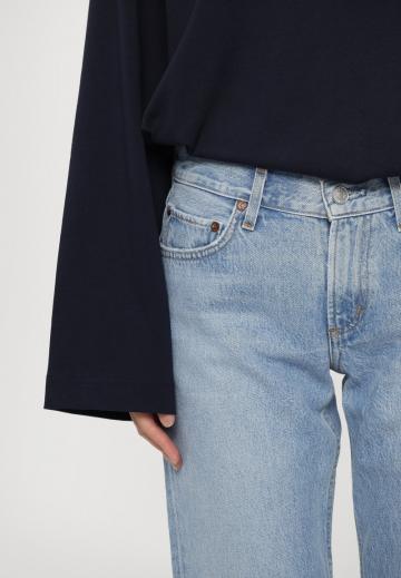 Джинсы бойфренда