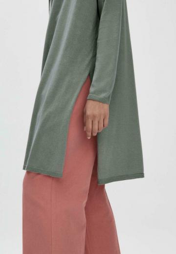 Длинный жилет