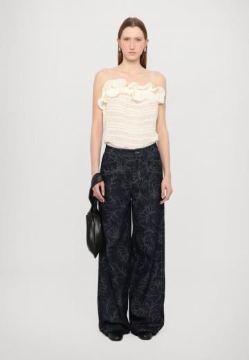 Топ на бретельках