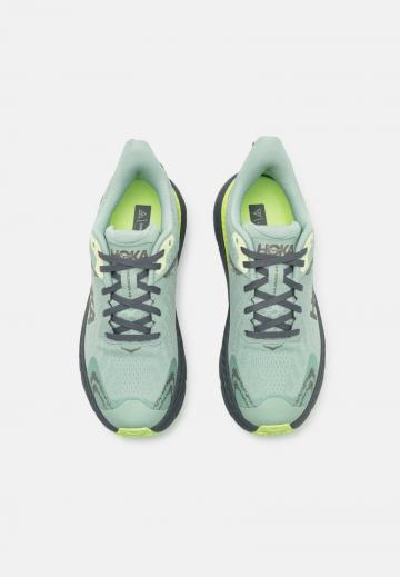 Беговые кроссовки