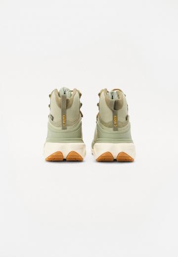 Походные ботинки