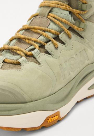 Походные ботинки