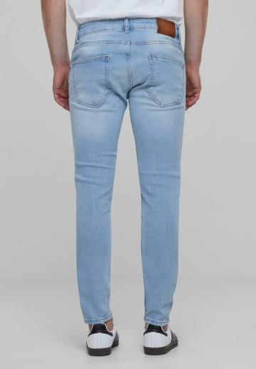 Узкие джинсы