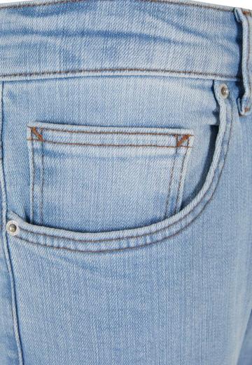 Узкие джинсы