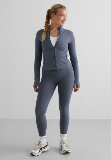 Спортивная куртка