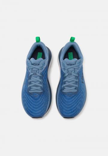 Беговые кроссовки