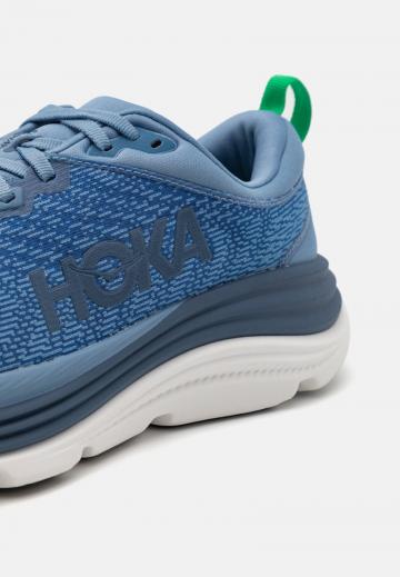 Беговые кроссовки