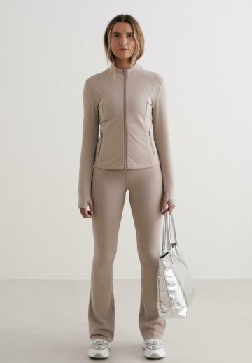 Спортивная куртка