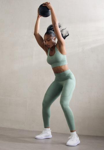 Бюстгальтер без косточек