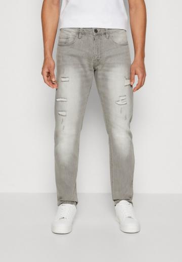 Узкие джинсы