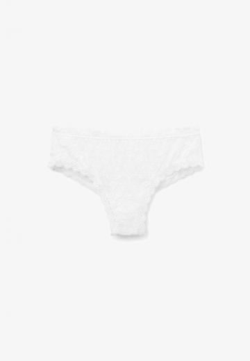 Трусы на бедрах