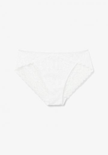 Трусы на бедрах