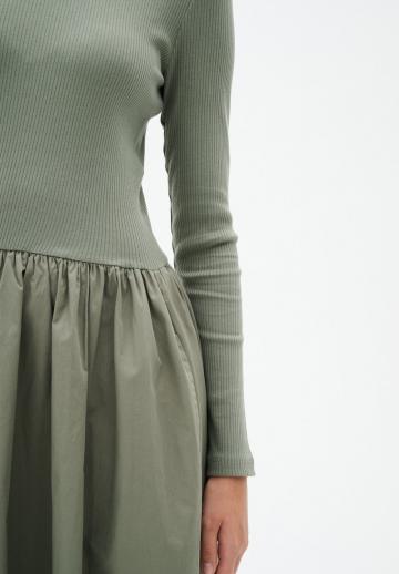 Вязаное платье