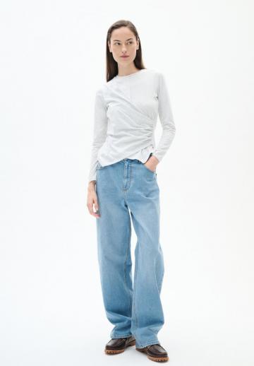 Прямые джинсы