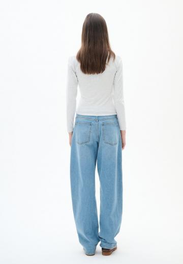 Прямые джинсы