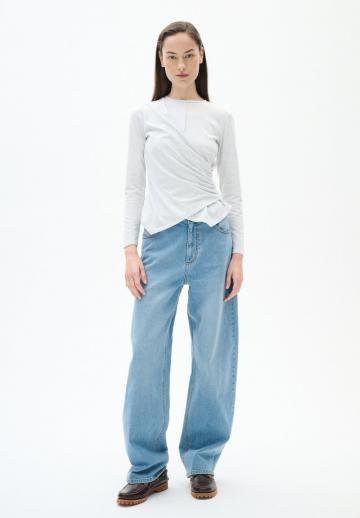 Прямые джинсы