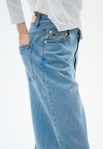 Прямые джинсы