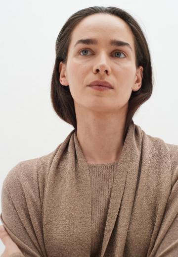 Длинный жилет