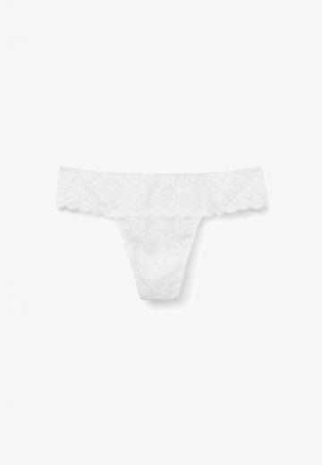 Трусы на бедрах