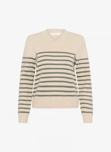 Пуловер с вырезом V