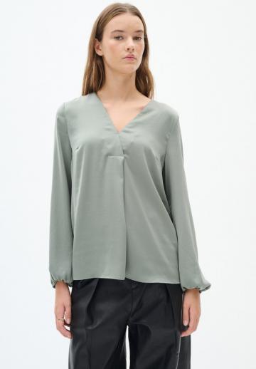 Атласная блузка