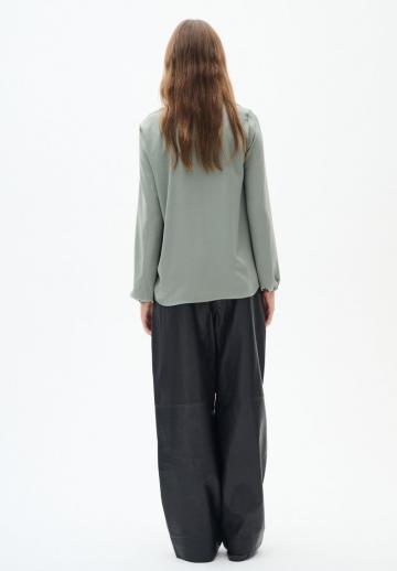 Атласная блузка