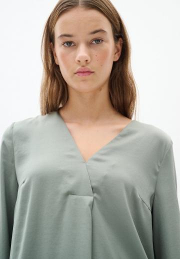 Атласная блузка