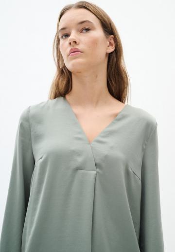 Атласная блузка