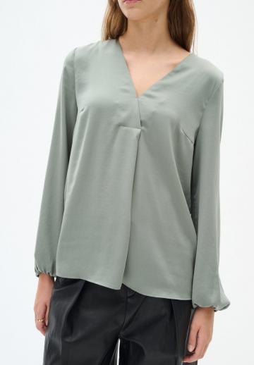 Атласная блузка