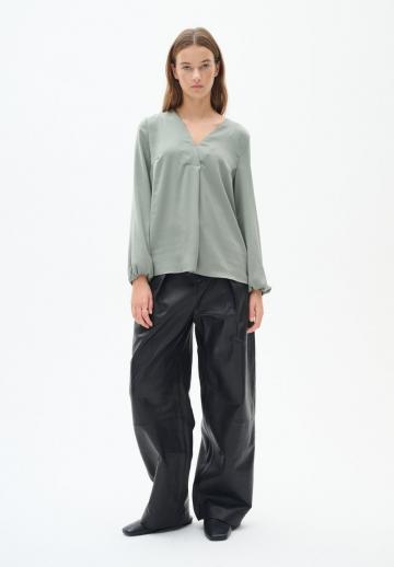 Атласная блузка