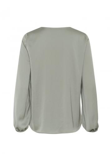 Атласная блузка