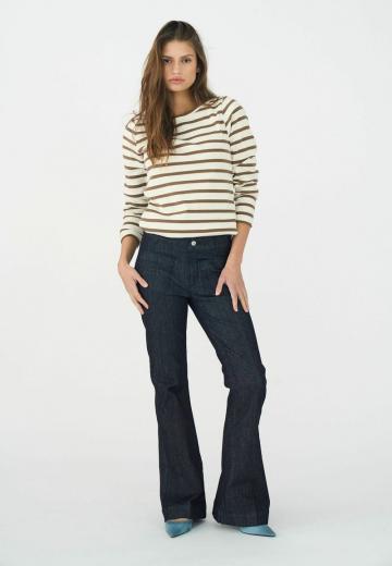 Клешеные джинсы