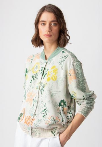 Жаккардовая вязаная кофта