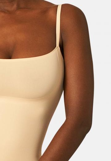 Топ на бретельках