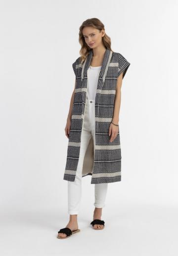 Длинный жилет