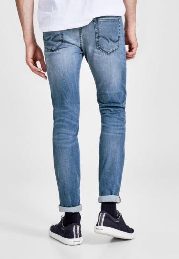 Узкие джинсы