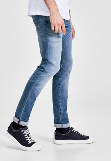 Узкие джинсы