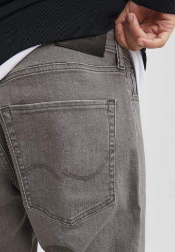 Узкие джинсы