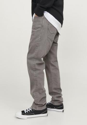 Узкие джинсы