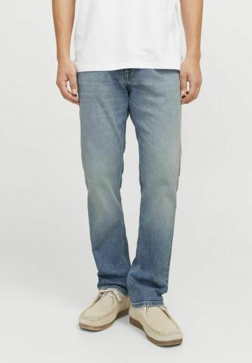 Узкие джинсы