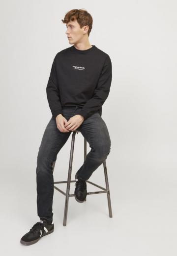 Узкие джинсы