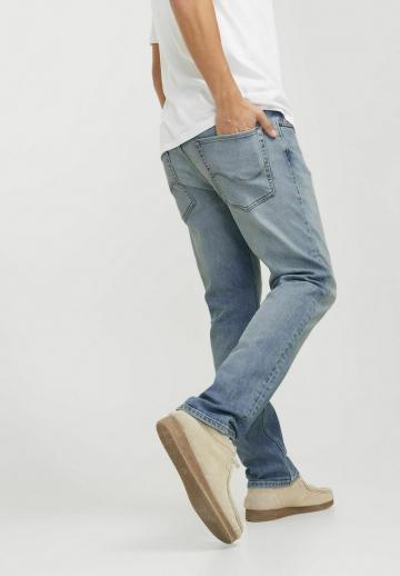 Узкие джинсы