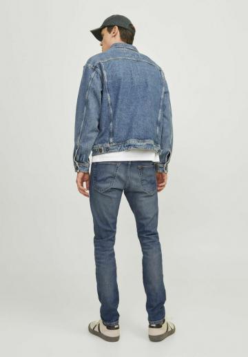 Узкие джинсы