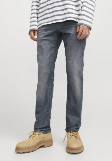 Узкие джинсы