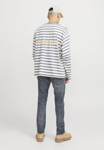 Узкие джинсы