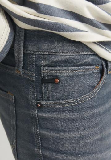 Узкие джинсы