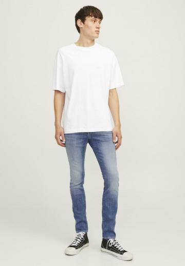 Узкие джинсы