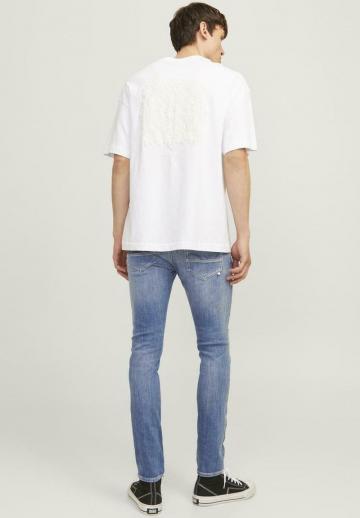 Узкие джинсы