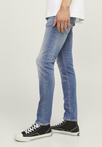 Узкие джинсы