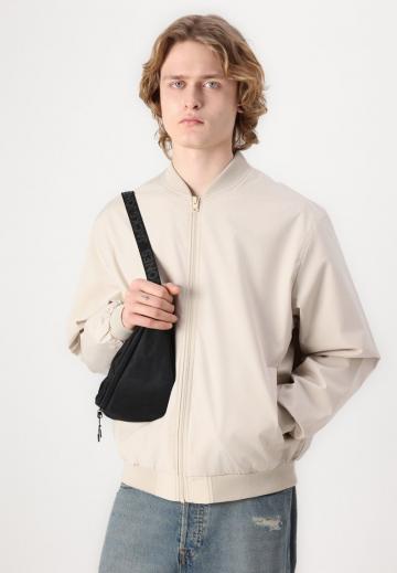 Куртка бомбер